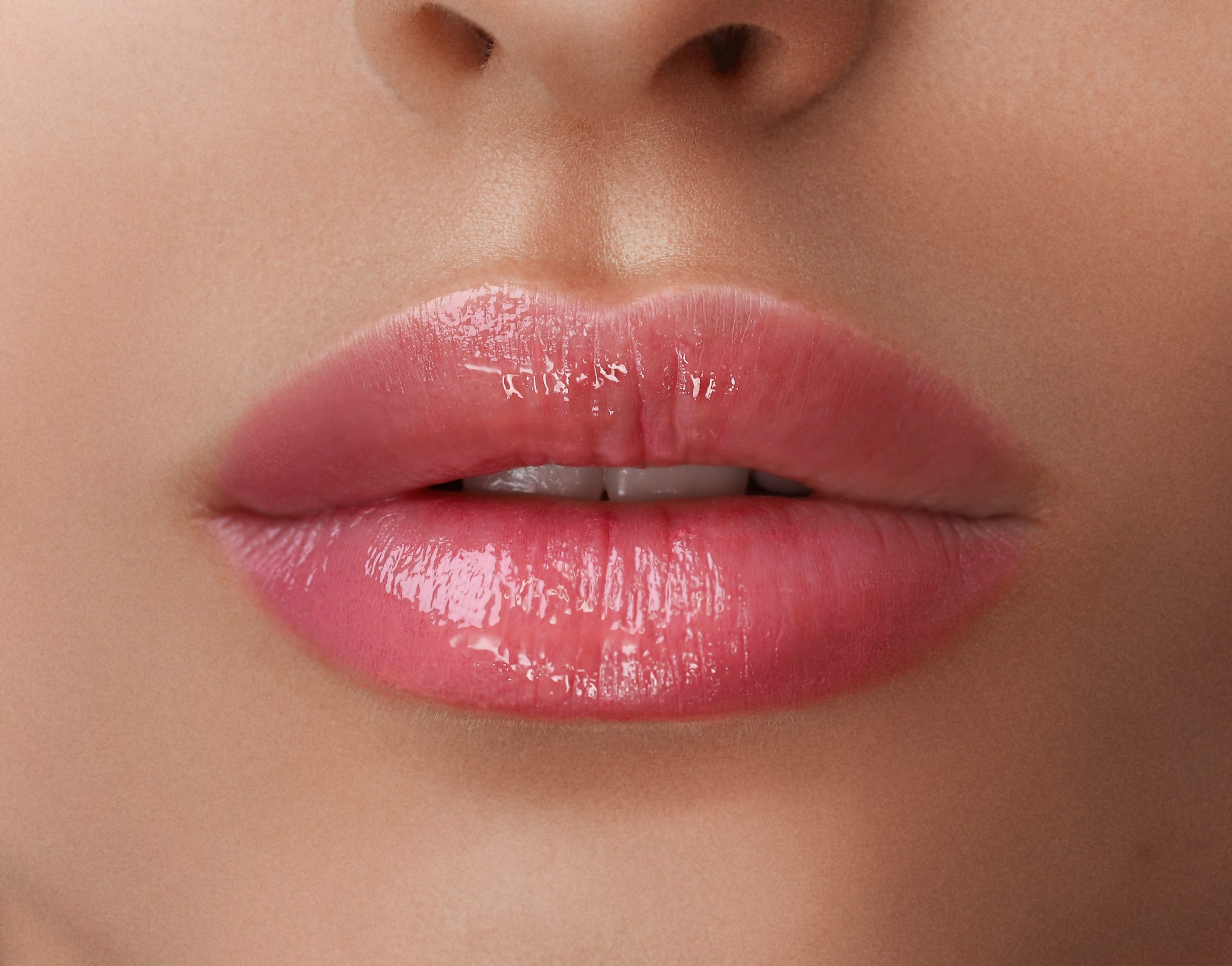 permanent-make-up-her-lips-scaled